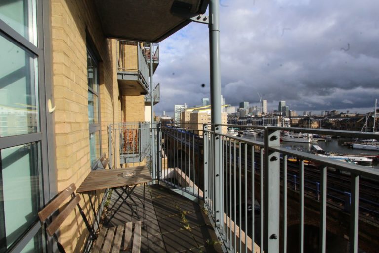 Terrasse et vue d'un logement en colocation à Limehouse