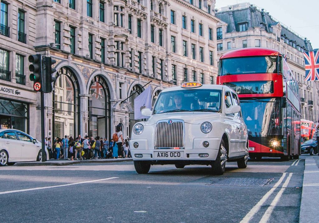 Top 11 des choses à ne pas faire à Londres : Taxi et bus londoniens